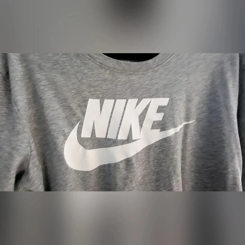 Nike - EUC - Dri-Fit, Gray, Long Sleeve T- Shirt,  Athletic Cut, Unisex,  Size L